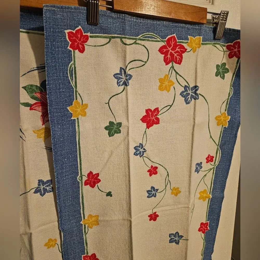 Set of 2 vintage kitchen towels from Startex Mills. 16x29